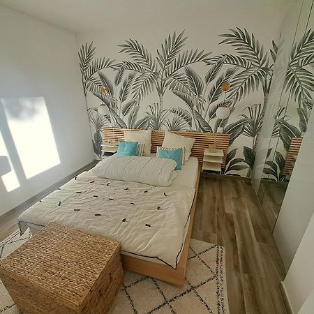 Superbe Appartement Piscine, Tennis, Vue Mer Et Decore Avec Gout Cassis Exterior photo