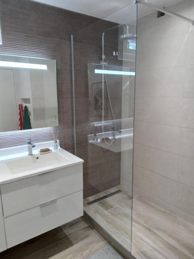 Superbe Appartement Piscine, Tennis, Vue Mer Et Decore Avec Gout Cassis Exterior photo