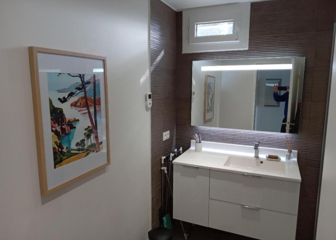 Superbe Appartement Piscine, Tennis, Vue Mer Et Decore Avec Gout Cassis Exterior photo
